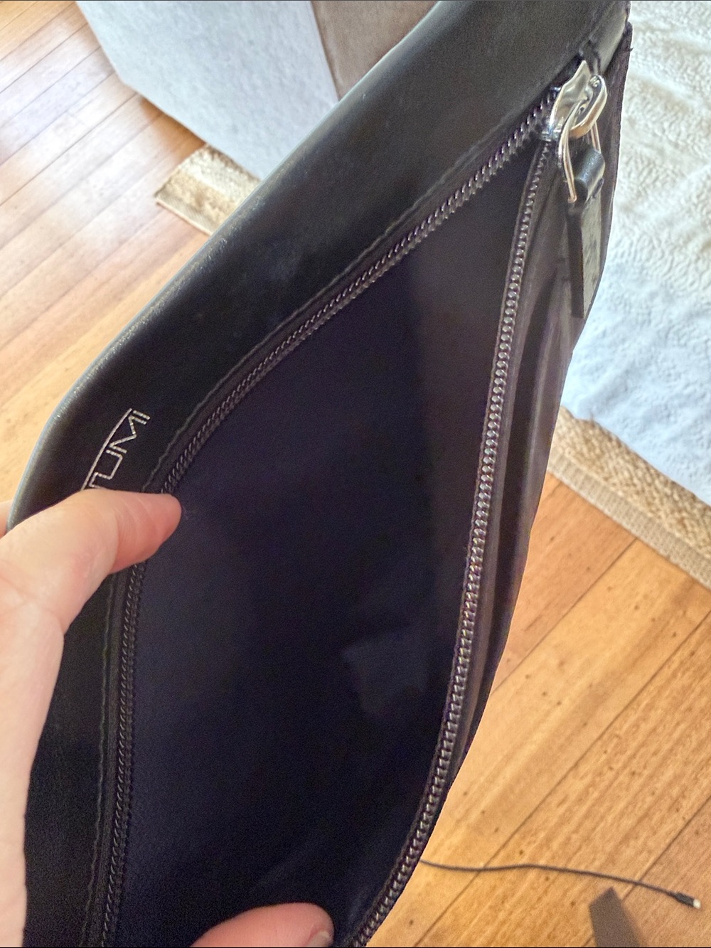 Tumi Black Nylon Wristlet with Leather Trim - Picture 3 of 3